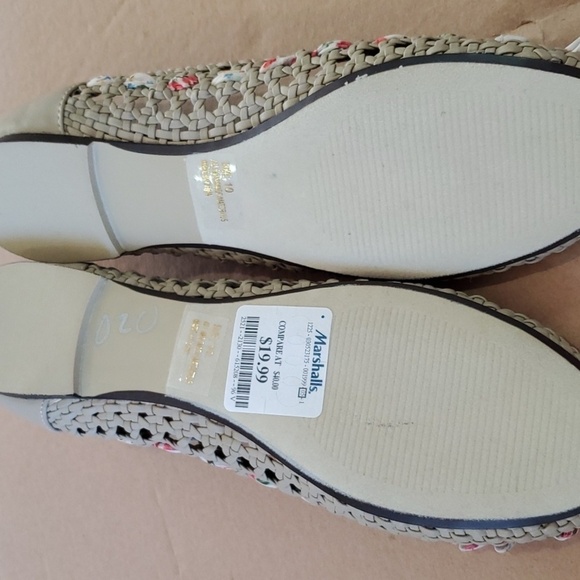 Restricted NWT tan Flats with bow Size 10 - Picture 5 of 9